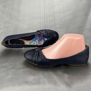 Born Julianne Leather Ballet Flats Knot Pleated Toe Navy Floral Insole Size 7